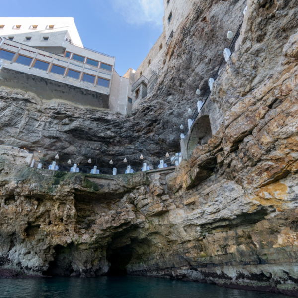 Grotta palazzese a Polignano a mare
